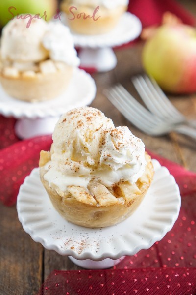 mini-apple-pie-a-la-mode-recipe